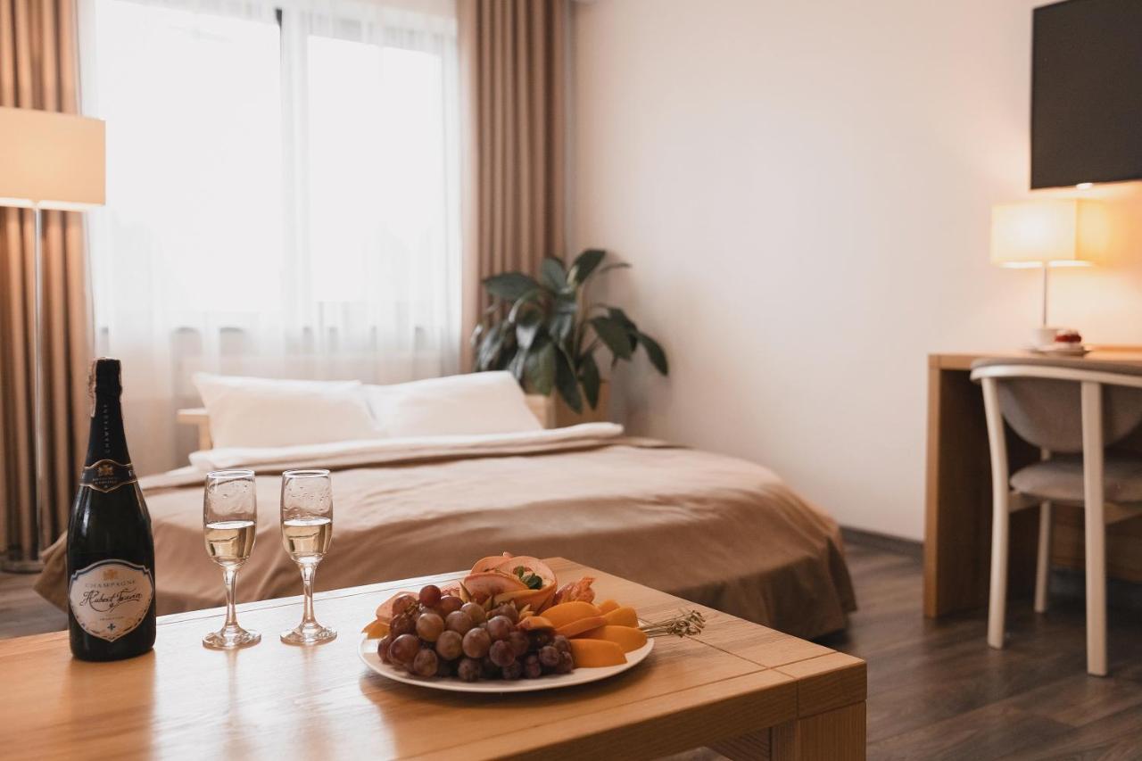 Sofia Hotel Velka Omeljana Eksteriør bilde