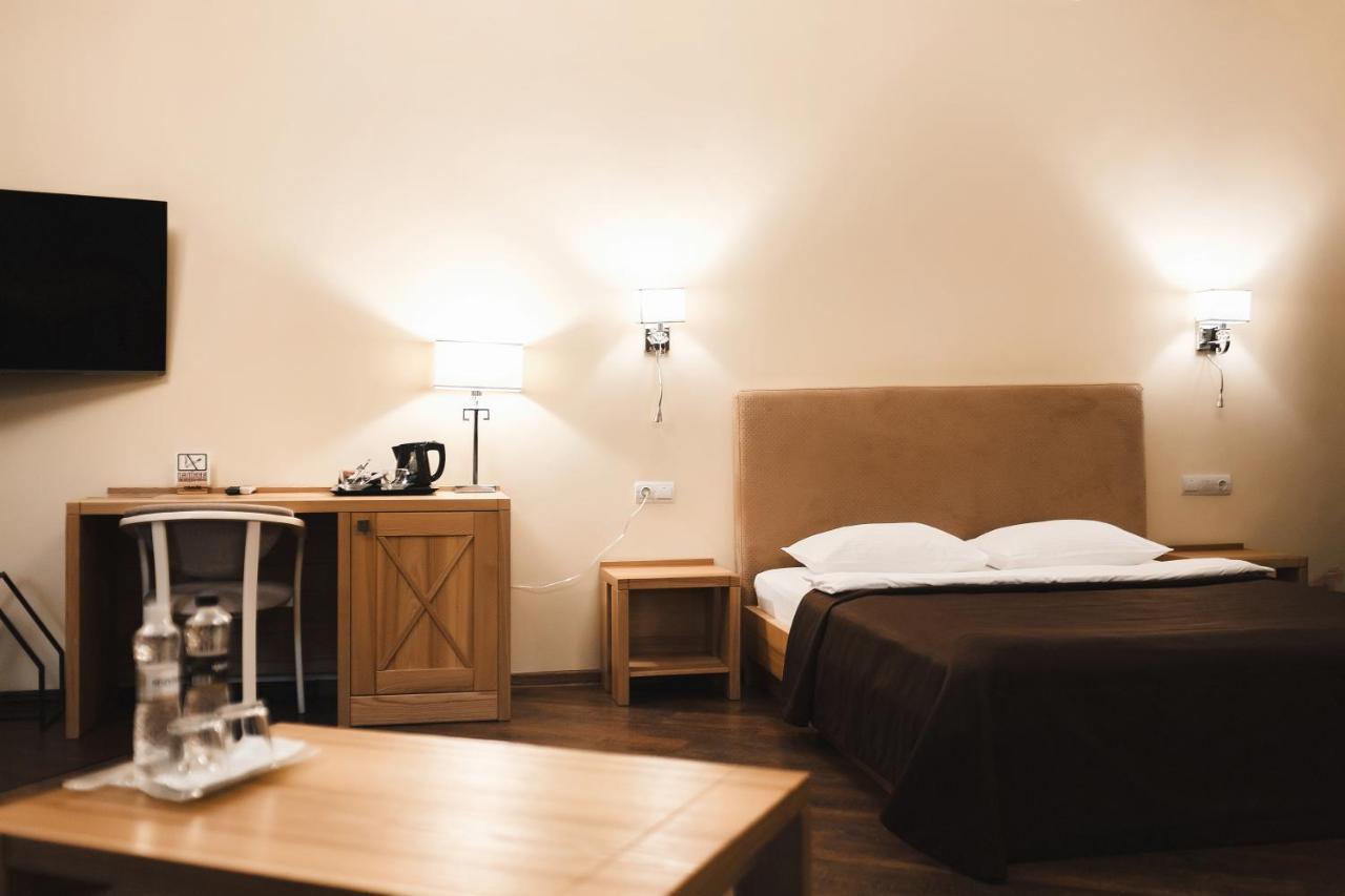 Sofia Hotel Velka Omeljana Eksteriør bilde