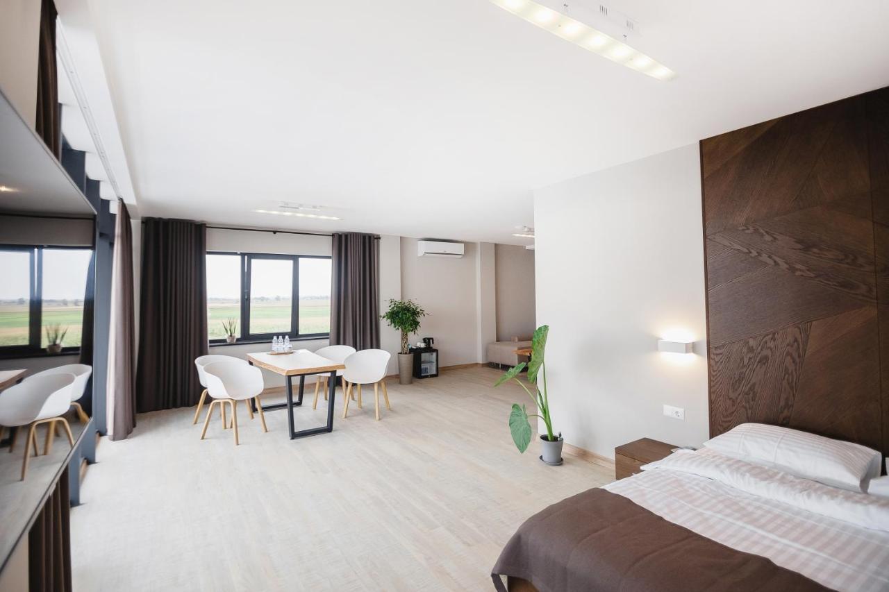 Sofia Hotel Velka Omeljana Eksteriør bilde